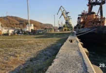 Суд обязал Росимущество привести заброшенный буксир "Калининградец" в порядок sud obyazal rosimushhestvo privesti zabroshennyj buksir kaliningradecz v poryadok-infovzor-ru-0