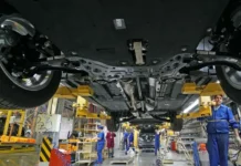 Вадим Стрельбицкий из Авилон Kia и Никита Родионов из Fit Service делятся советами по уходу за автомобилем vadim strelbiczkij iz avilon i nikita rodionov iz delyatsya sovetami po uhodu za avtomobilem-infovzor-ru-0