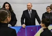 Владимир Путин посетил ФОК Орбита и форум Россия спортивная держава в Самаре vladimir putin posetil fok orbita i forum rossiya sportivnaya derzhava v samare-infovzor-ru-0