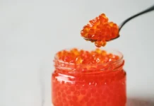 Дмитрий Быстров и Екатерина Гузман раскрывают секреты идеальной красной икры dmitrij bystrov i ekaterina guzman raskryvayut sekrety idealnoj krasnoj ikry-infovzor-ru-0