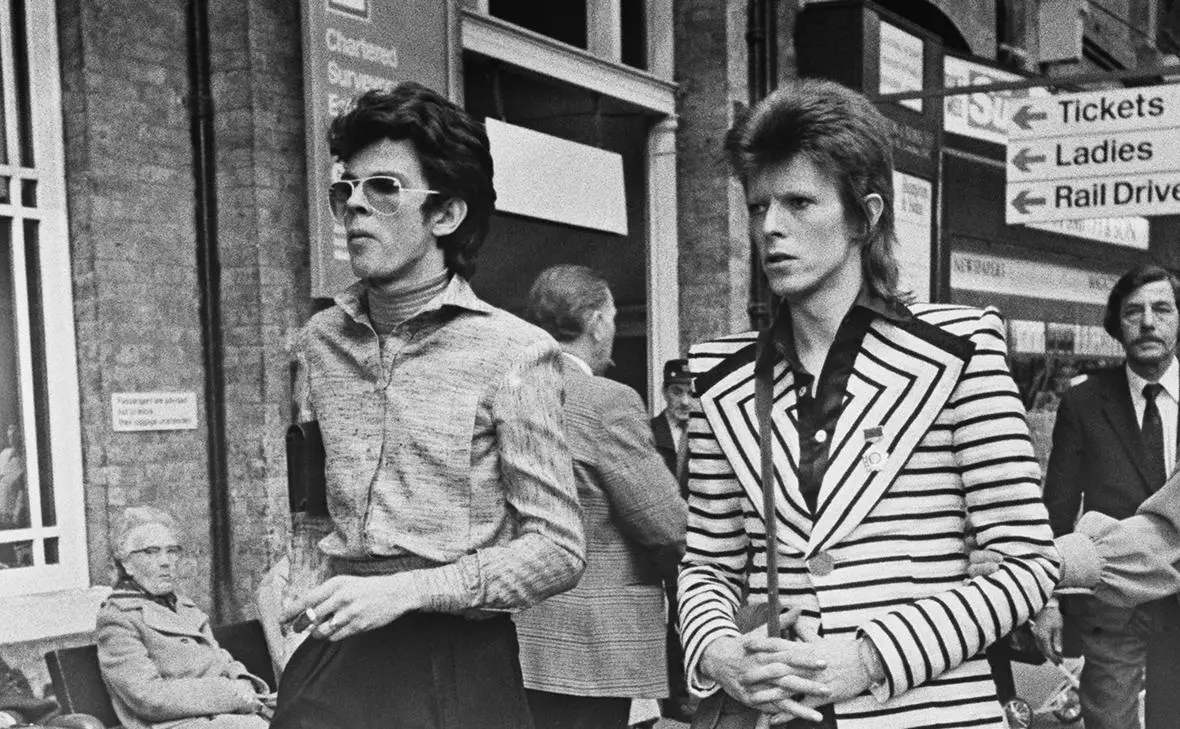 Энтони Прайс и Дэвид Боуи ( Evening Standard / Hulton Archive / Getty Images)