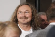 Композитор Игорь Николаев сохраняет оптимизм после недавних событий | Необычное интервью kompozitor igor nikolaev sohranyaet optimizm posle nedavnih sobytij neobychnoe intervyu-infovzor-ru-0