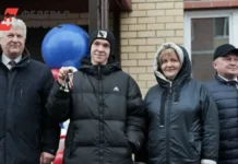 Людмила Бабушкина и Полина Губина открывают новые квартиры для молодежи Камышлова lyudmila babushkina i polina gubina otkryvayut novye kvartiry dlya molodezhi kamyshlova-infovzor-ru-0