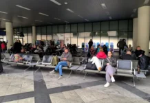 Пассажиры аэропорта Сочи провели 12 часов из-за плана «Ковер» passazhiry aeroporta sochi proveli 12 chasov izza plana kover-infovzor-ru-0