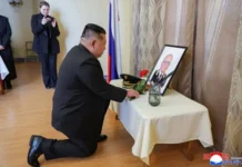 В Пхеньяне Ким Чен Ын почтил память посла России Мацегоры в его посольстве v phenyane kim chen yn pochtil pamyat posla rossii maczegory v ego posolstve-infovzor-ru-0