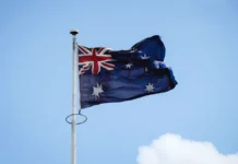 В Сиднее на пляже Бонди произошла трагедия с участием раввина ХАБАД Эли Шленгера v sidnee na plyazhe bondi proizoshla tragediya s uchastiem ravvina habad eli shlengera-infovzor-ru-0