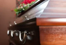 Юлия из Арамиля требует правды, так как Минобороны прислало "новые" останки мужа yuliya iz aramilya trebuet pravdy tak kak minoborony prislalo novye ostanki muzha-infovzor-ru-0