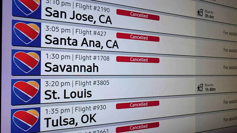 В США отменили более 12 тысяч авиарейсов из-за «зимнего шторма»