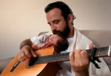 Филип Халлун и сын Уильям установили рекорд любви на 521 языке filip hallun i syn uilyam ustanovili rekord lyubvi na 521 yazyke-infovzor-ru-0