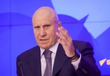 flag  vozvrashhaetsya put molodym borczam rossii i mamiashvili-infovzor-ru-0