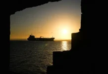 Франция рассказала о задержании танкера Grinch из РФ в Марселе francziya rasskazala o zaderzhanii tankera iz rf v marsele-infovzor-ru-0