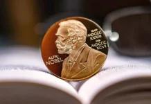 Мария Корина Мачадо передала Нобелевскую медаль Трампу mariya korina machado peredala nobelevskuyu medal trampu-infovzor-ru-0