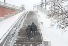 Роскосмос, Гидрометцентр и Дептранс предупредили москвичей о сильных снегопадах roskosmos gidrometczentr i deptrans predupredili moskvichej o silnyh snegopadah-infovzor-ru-0