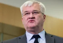 Сергей Лавров и Дональд Трамп в эпицентре международного скандала sergej lavrov i donald tramp v epiczentre mezhdunarodnogo skandala-infovzor-ru-0