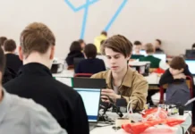 ЦПМ и Департамент науки открывают горизонты для юных робототехников czpm i departament nauki otkryvayut gorizonty dlya yunyh robototehnikov-infovzor-ru-0