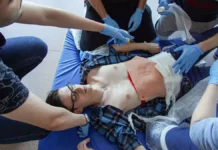 komarikpro i nii dzhanelidze rossiyane osvoyat navyki pervoj pomoshhi-infovzor-ru-0