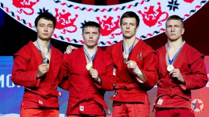 Свердловские самбисты готовы к победам на ЧР-0