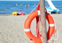 В Австралии 13-летний мальчик героически спас семью в море v avstralii 13letnij malchik geroicheski spas semyu v more-infovzor-ru-0