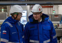 Воробьев во Фрязино оценил успехи «Газпромнефть-СМ» с «Честным знаком» vorobev vo fryazino oczenil uspehi gazpromneftsm s chestnym znakom-infovzor-ru-0