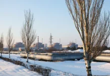 ВСУ атаковали Запорожскую АЭС, повредив запасную линию питания vsu atakovali zaporozhskuyu aes povrediv zapasnuyu liniyu pitaniya-infovzor-ru-0