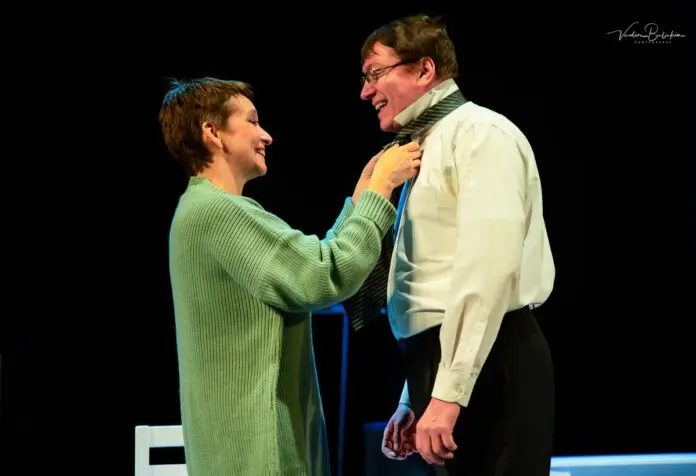 Антреприза Лиховской: Трое на качелях и поиски себя в Екатеринбурге-0