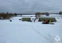 Беспилотники и команда ЛизаАлерт продолжают поиски на Москве-реке bespilotniki i komanda lizaalert prodolzhayut poiski na moskvereke-infovzor-ru-0