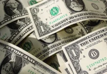 Курс доллара к рублю превысил 80 на фоне роста цен на нефть Brent kurs dollara k rublyu prevysil 80 na fone rosta czen na neft -infovzor-ru-0