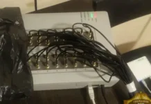 Полиция столицы обнаружила на Селигерской улице узел связи мошенников policziya stoliczy obnaruzhila na seligerskoj ulicze uzel svyazi moshennikov-infovzor-ru-0