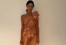 irina shejk porazila  smelym obrazom v prozrachnom plate-infovzor-ru-0