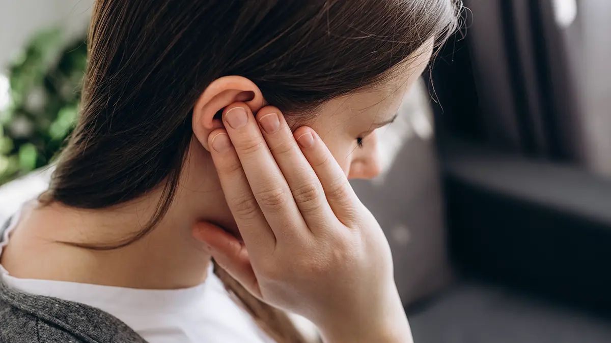 Чем вызван шум в ушах