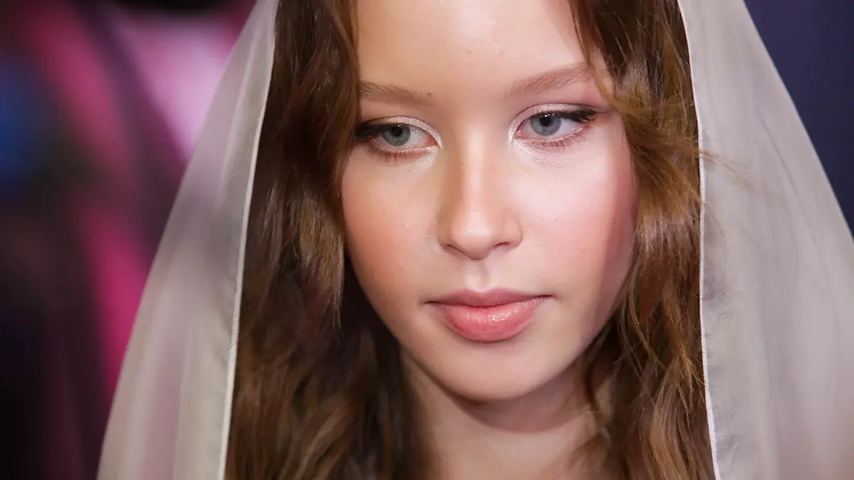 Пользователи Сети заявили, что Ваня Дмитриенко сделал предложение Анне Пересильд