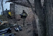 Зеленский и Корниенко: выборы и Трамп влияют на Украину zelenskij i kornienko vybory i tramp vliyayut na ukrainu-infovzor-ru-0