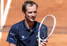 Даниил Медведев на Ролан Гаррос: упорная борьба и поддержка Дарьи daniil medvedev na rolan garros upornaya borba i podderzhka dari-infovzor-ru-0