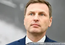 Ханно Певкур и Рийво Валге о замеченном дроне Украины над Эстонией hanno pevkur i rijvo valge o zamechennom drone ukrainy nad estoniej-infovzor-ru-0