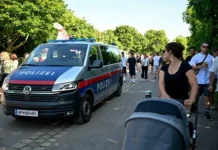 pamyatnik sovetskim voinam  podderzhka policzii i posolstva rf v vene-infovzor-ru-0