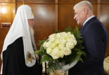 patriarh kirill vruchil vladimiru kolokolczevu orden rpcz-infovzor-ru-0