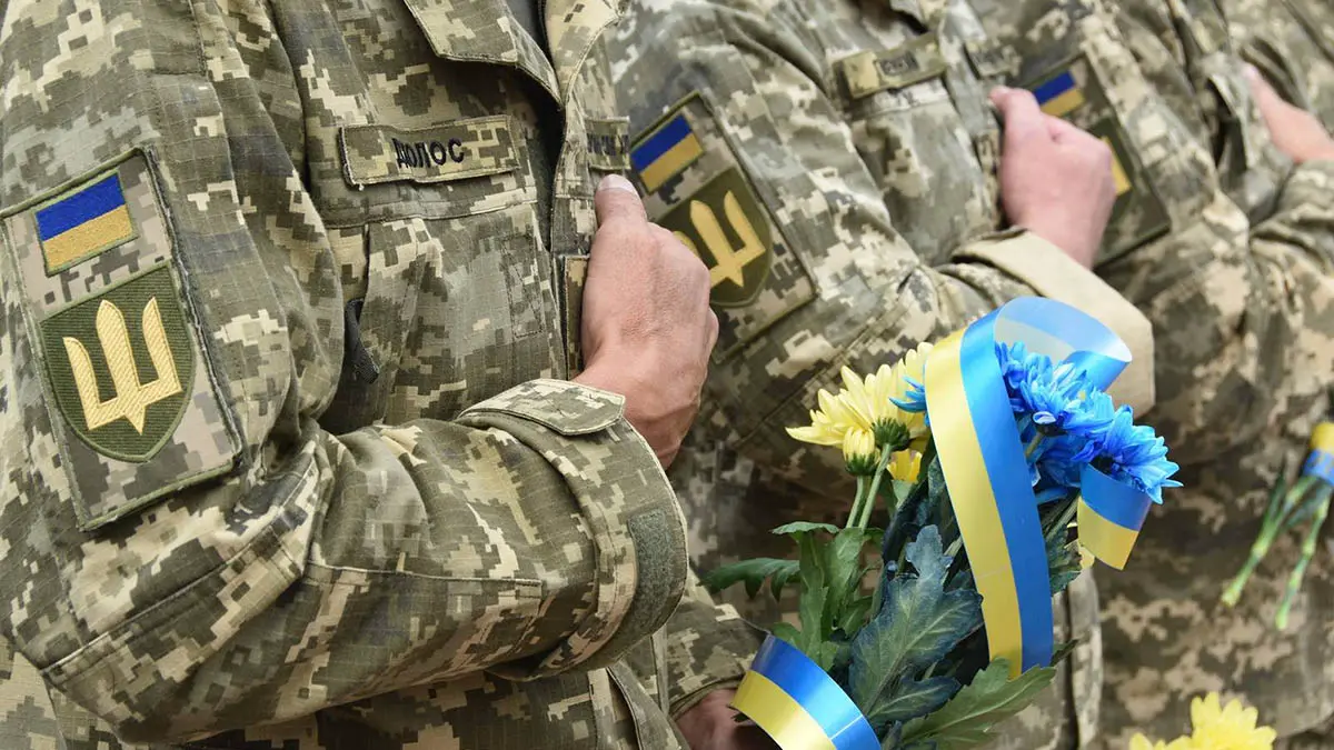 РИА Новости: Украинские спецслужбы вербуют подростков через боевиков ВСУ