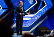 Екатеринбург чествует память Маслякова на губернаторском кубке КВН 18068b7c-4cea-4127-8111-fdeffb013d79-674ba7d7