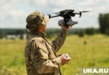 Инновационный тяжелый боевой беспилотник «Бердыш» с огнеметом от «Уралдронзавода» ФСБ, учения. Челябинск