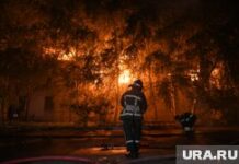 Оперативное тушение пожара в многоквартирном доме Сургута Обстрел здания национального университета экономики и торговли в Донецке. Донецк