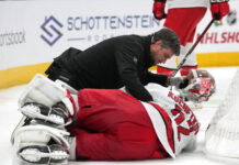 Травма российского вратаря в захватывающем матче НХЛ 5b14e9c9-28d0-4d69-af4e-5e3054d943bc-67961317