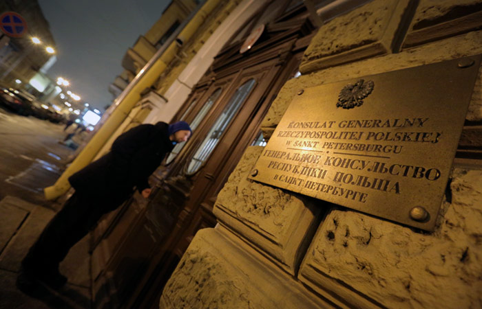 Россия закрывает Генконсульство Польши в Петербурге и выдворяет трех дипломатов