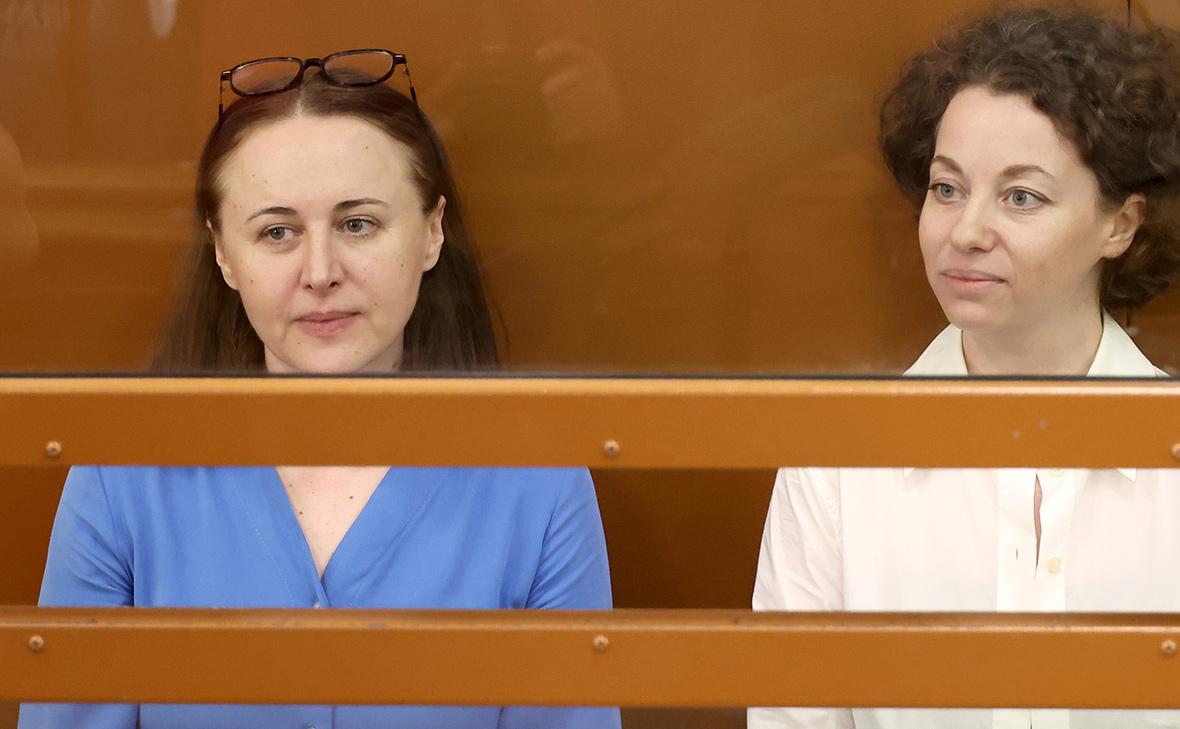 Светлана Петрийчук и Евгения Беркович (слева направо) (Валерий Шарифулин / ТАСС)