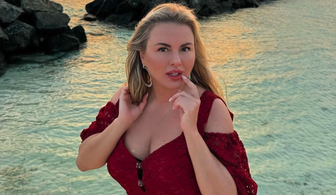 Семенович подробно рассказала историю знакомства с женатым избранником