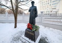 Памятник Иосифу Сталину украсил историческое место в Вологде 4d4b2937-fdde-41f3-9876-cea831ed457b-67ba0102