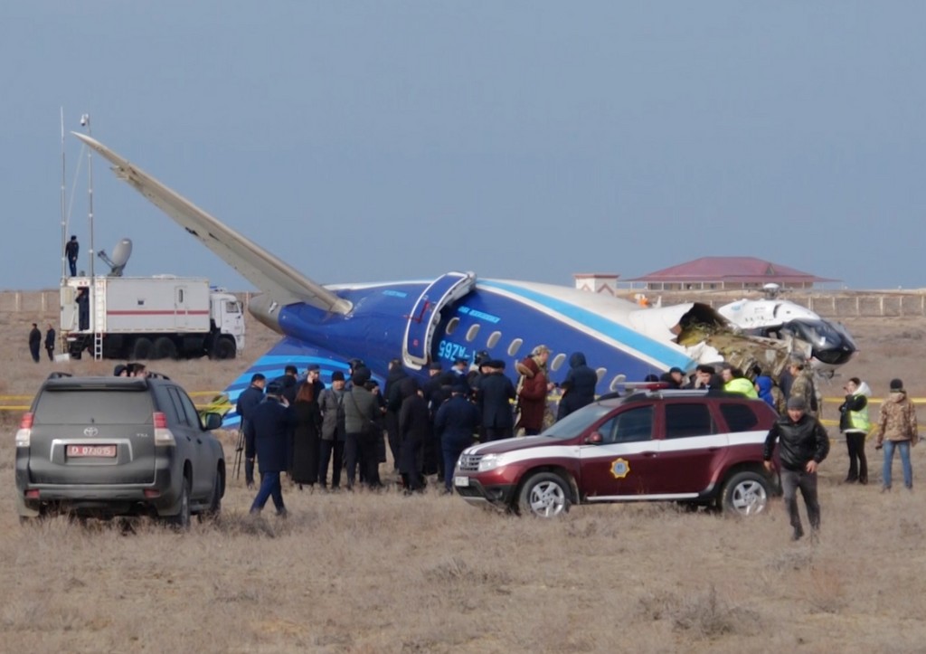 Экипаж Azerbaijan Airlines дважды пытался приземлиться в аэропорту Актау