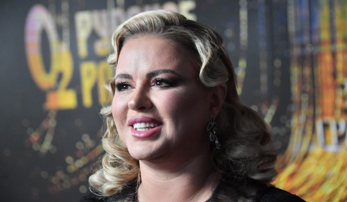 Бывший возлюбленный пригрозил Семенович опубликовать ее "голые" фото