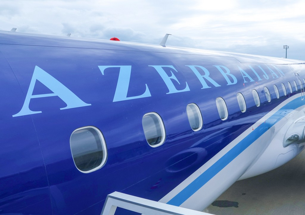 Алиев отправил делегацию выяснить причины авиакатастрофы под Актау