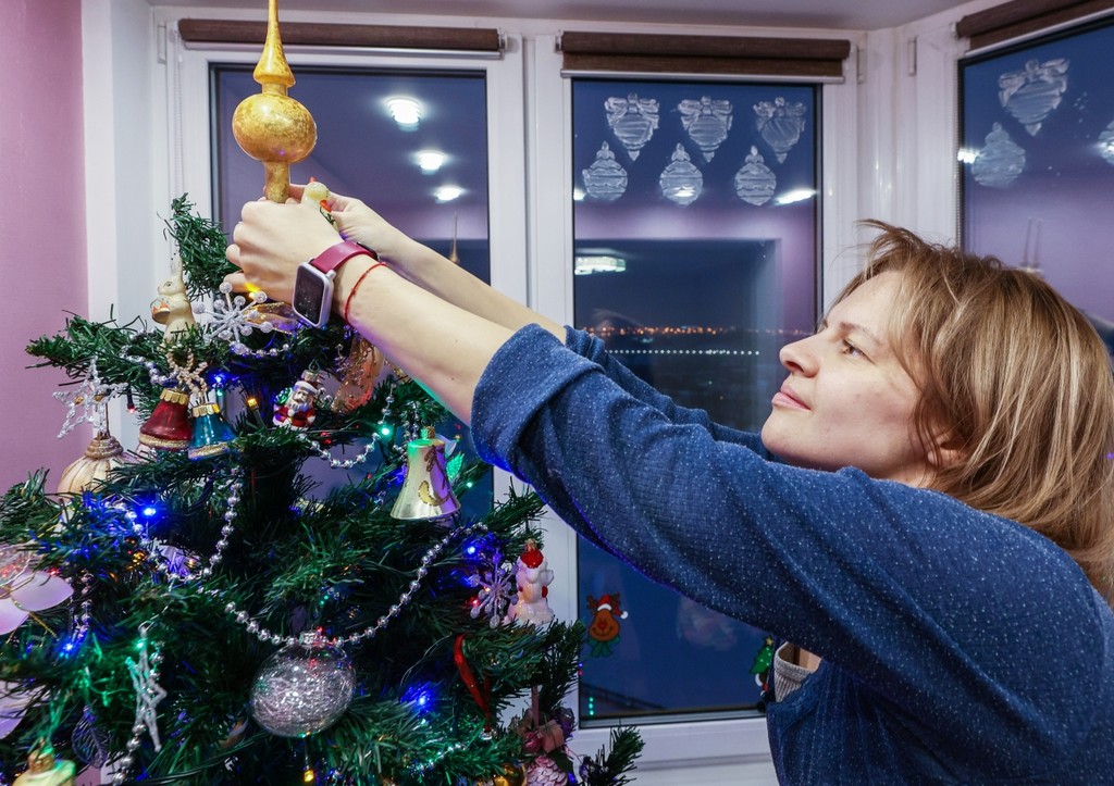 Какой сегодня праздник: кого поздравляем во вторник, 24 декабря