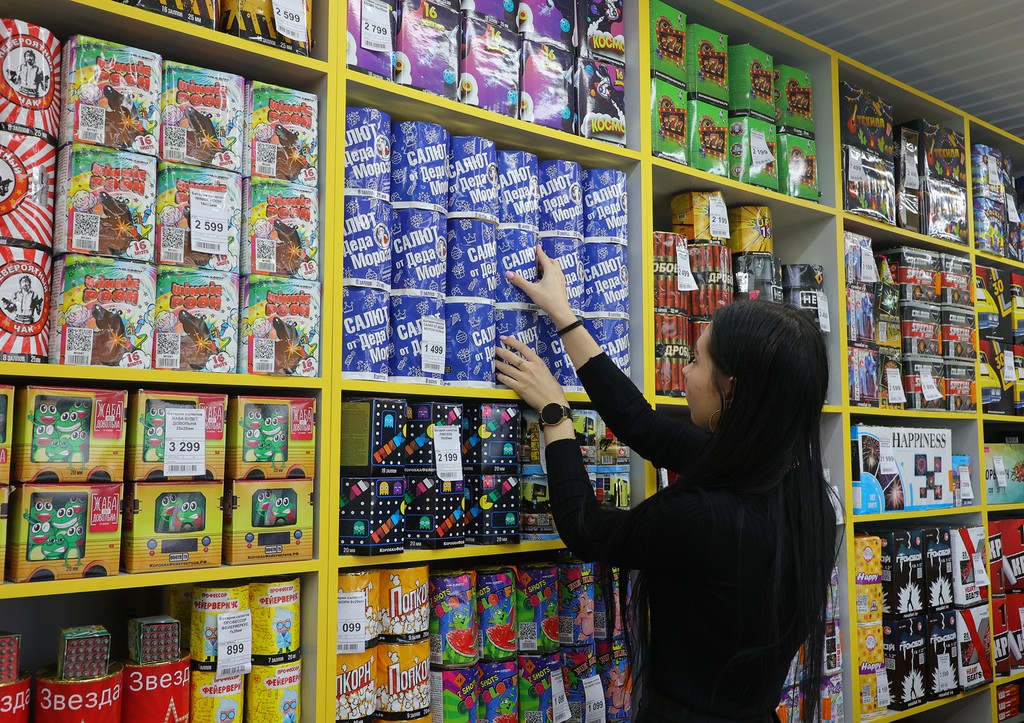 В России хотят запретить продажу пиротехники подросткам